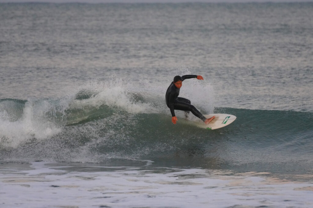 SURFING KIREME