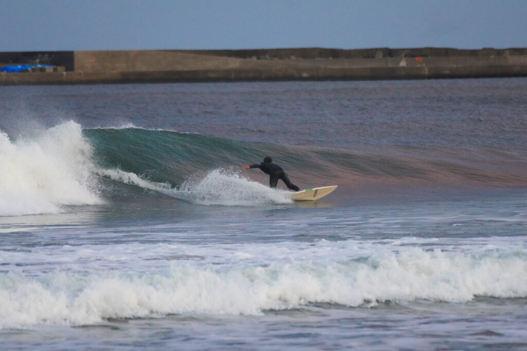 SURFING KIREME