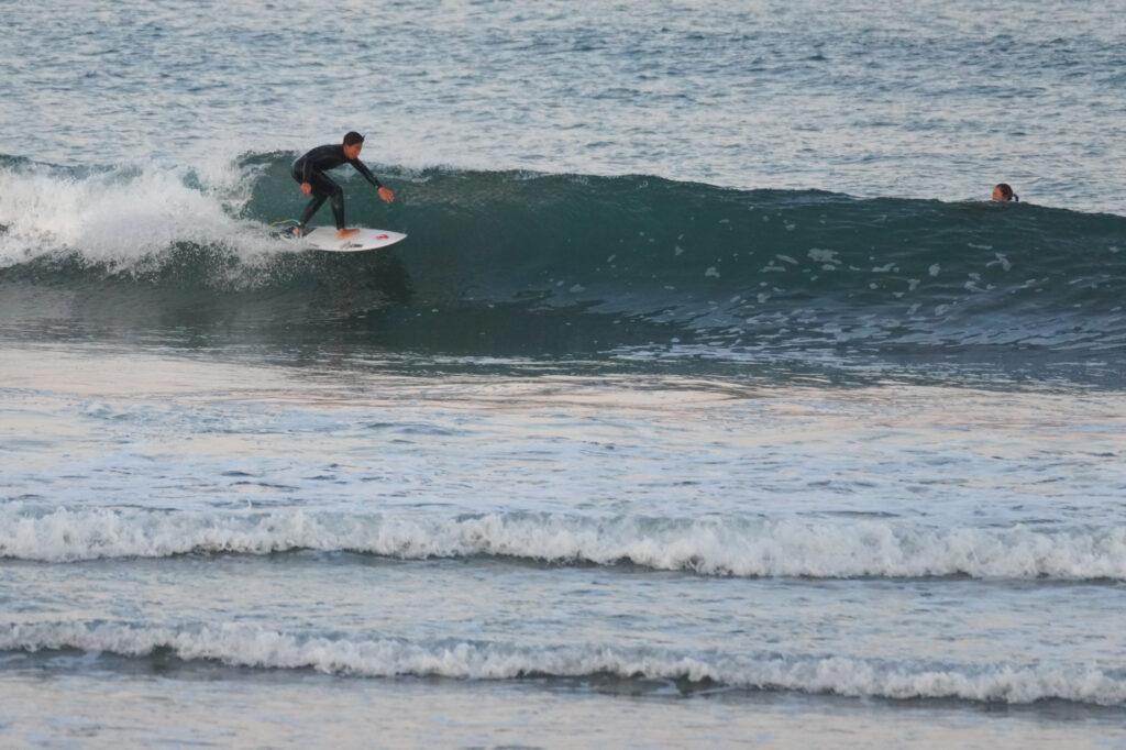 SURFING IN SHIDA