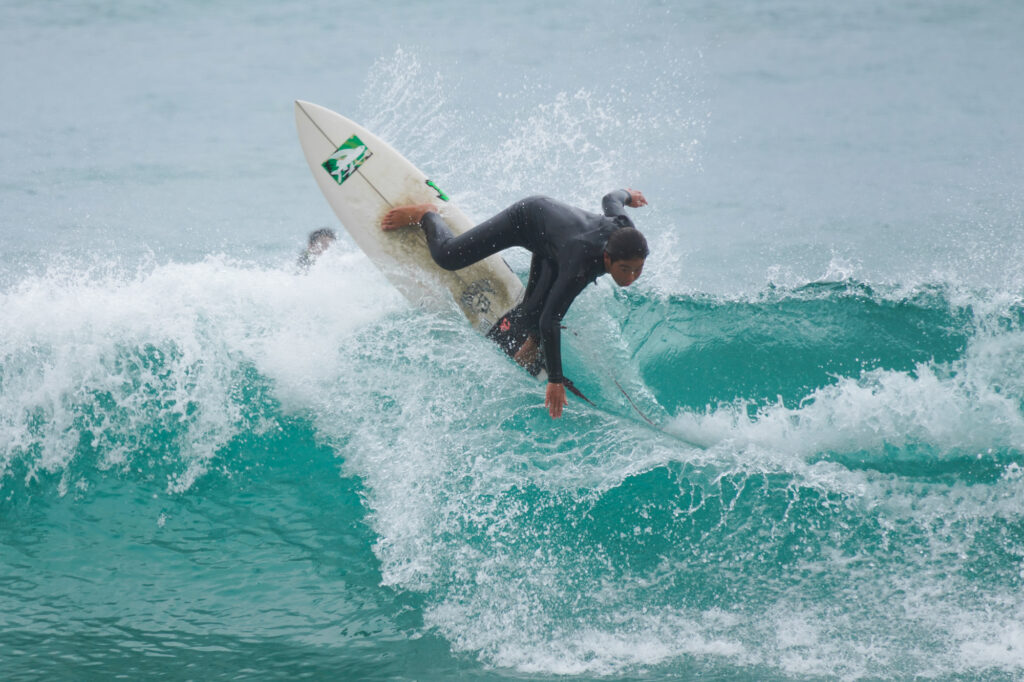 SURFING & SUP SURFING